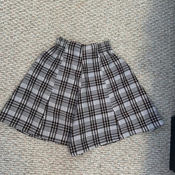 Vintage XS high waisted shorts - Picture 2 of 3